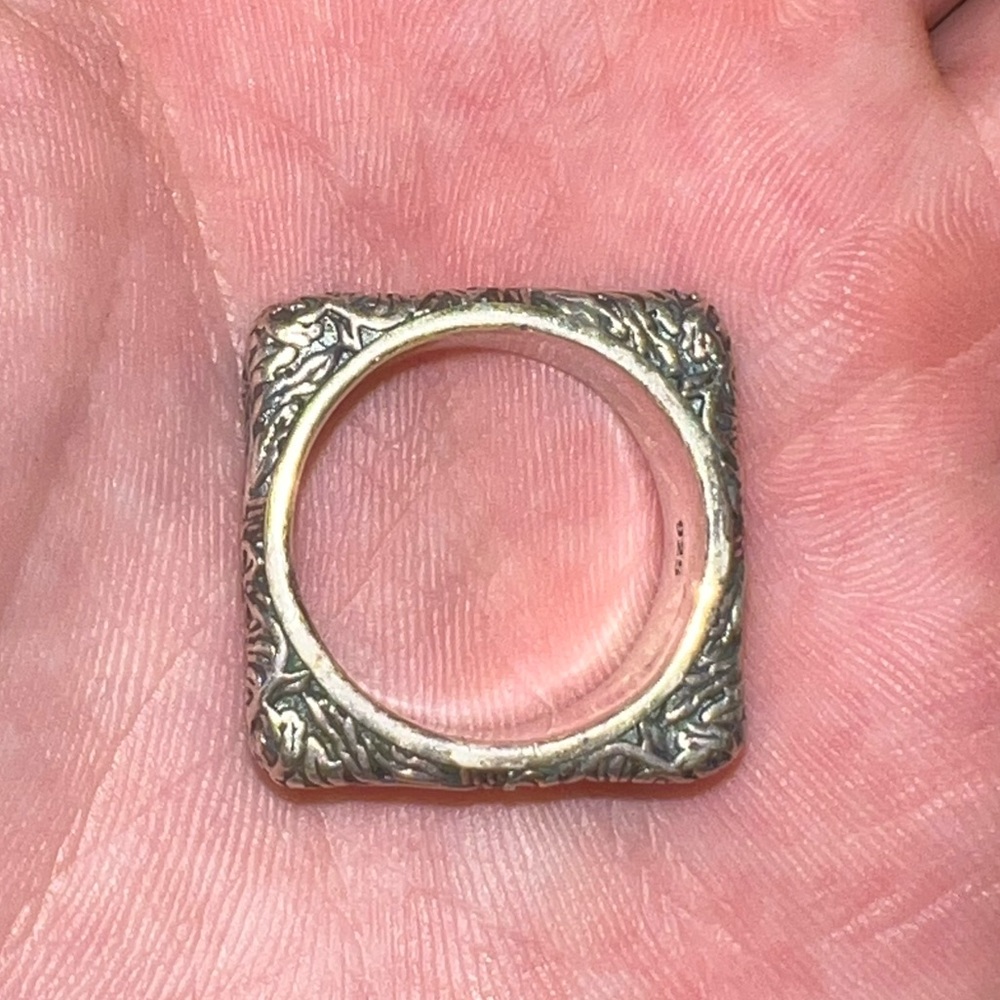 Clocks and colours overgrowth sterling .925 ring